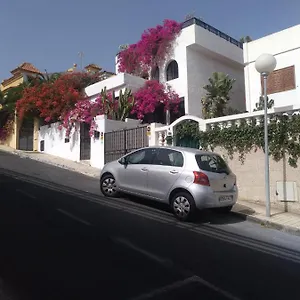 https://villa-las-buganvillas-maspalomas-habitaciones-con-baos-privados.in-canary-islands.com
